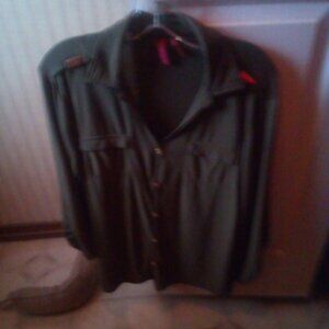 Love Scarlet women's bouse sz L